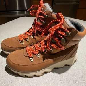 Sorel Kinetic Hiking Boots, Cestnut with red laces, size 9
